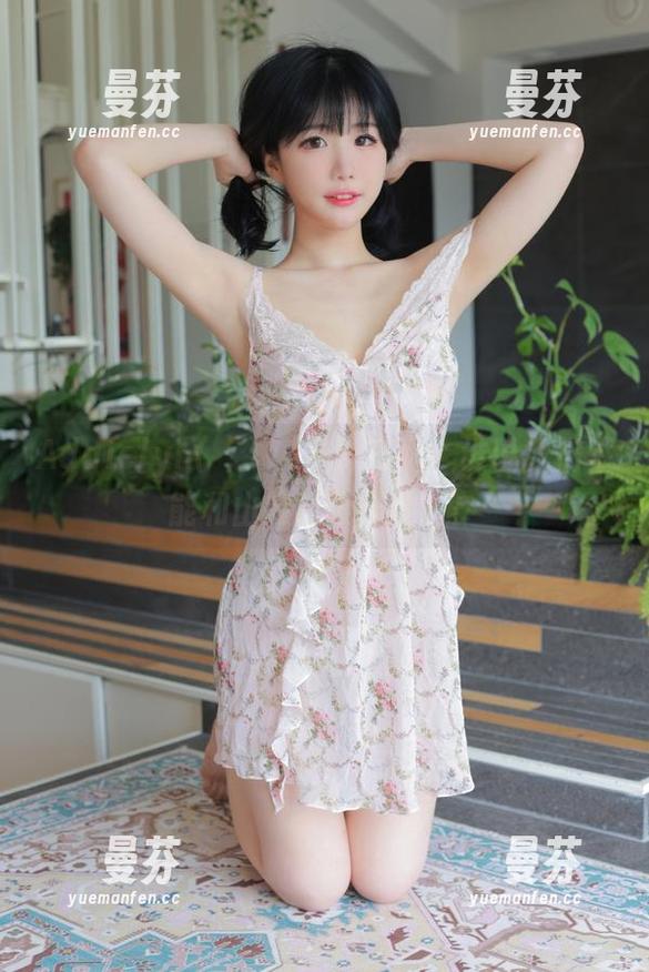 Addielyn(에디린)户外写真：谁说我们不能和山峰打个招呼？！