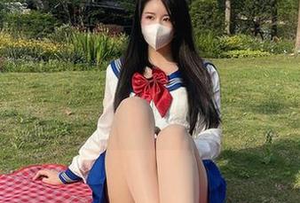微密圈 – 咱们聊聊，July芝岚的蕾丝裙是怎么做到油亮亮的，免费图集验证一下！