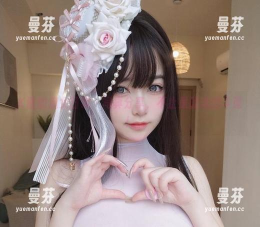 K酱的魔女日常：写真分享，不止是翻滚的斗篷！