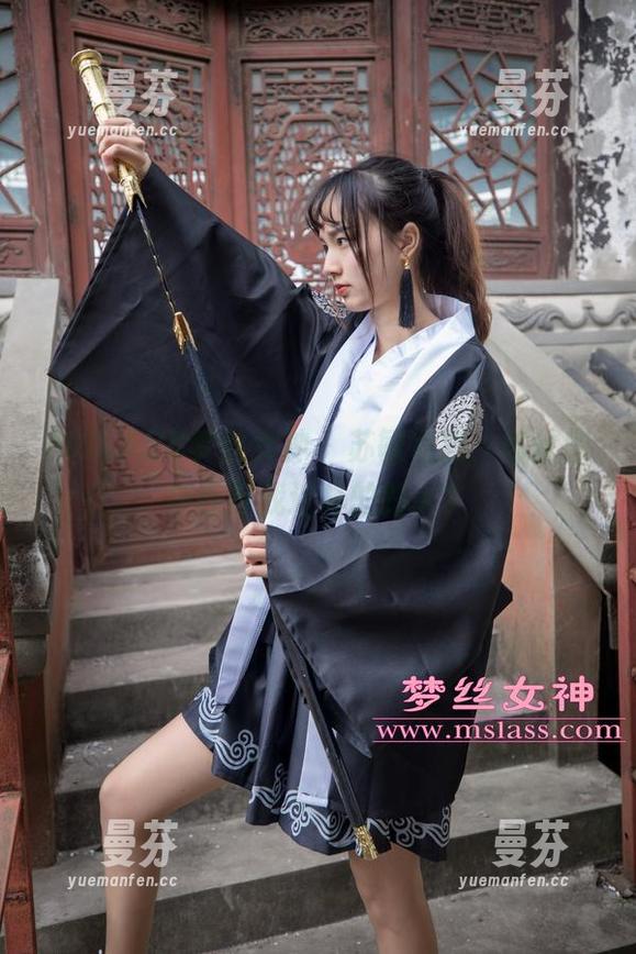 MSLASS梦丝女神 - 苏敏私拍，肉丝似乎在等我这样的路人？