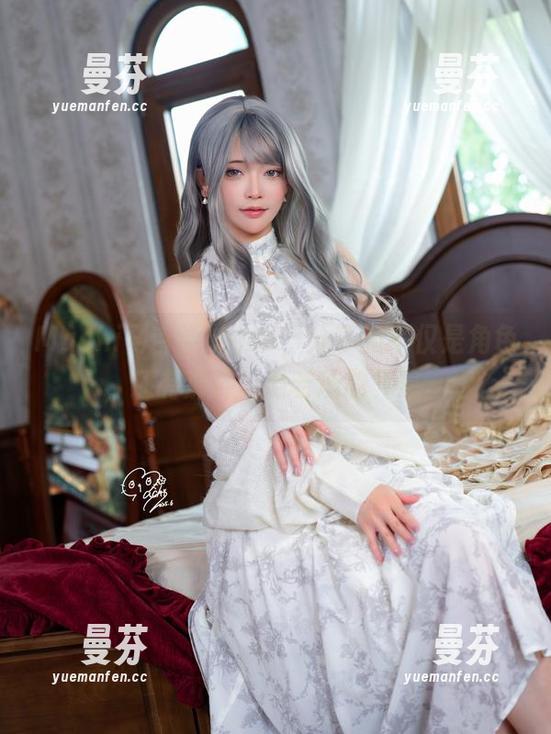 Machi马吉学妹cos，分享的不仅是角色，还有那种若隐若现的气息。