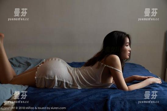 MiiTao蜜桃社 - 谁需要无聊办公桌？小魔女lily的美图壁纸拯救你