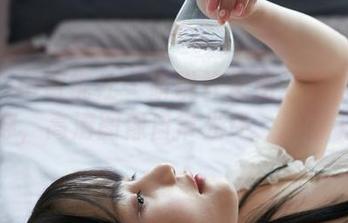 MiiTao蜜桃社 – 听说许思铭这件白衬衫一穿，高清图像自带光环，没得说。