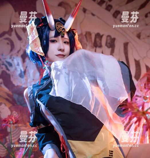 打开“Quan冉有点饿”的《电锯人玛奇玛》原图合集，结果肚子反应很强烈啊！