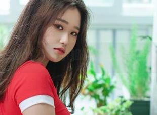 对不起了，Sira(시라)学姐的精选写真集让我分心了…