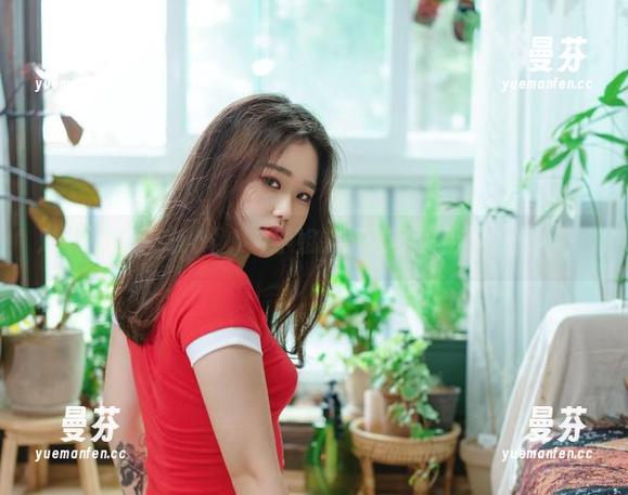 对不起了，Sira(시라)学姐的精选写真集让我分心了…
