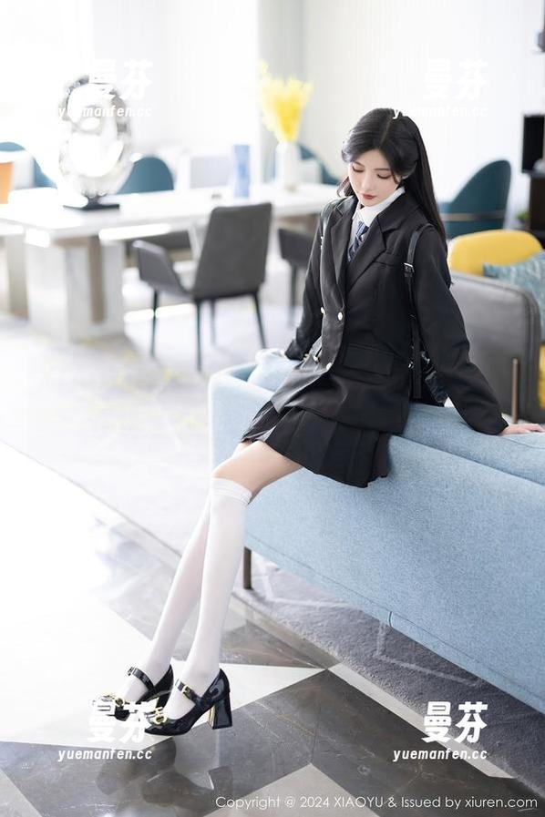 XIAOYU语画界-绯月樱cherry XIAOYU语画界 - 绯月樱cherry的毛衣在线发布,谁说秋冬只能沉闷?