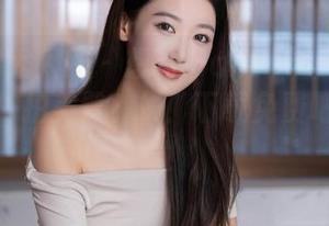 Xiuren秀人网 – 想看Manuela玛鲁娜的复古车外拍美臀？快！下载免费吧，别等了！