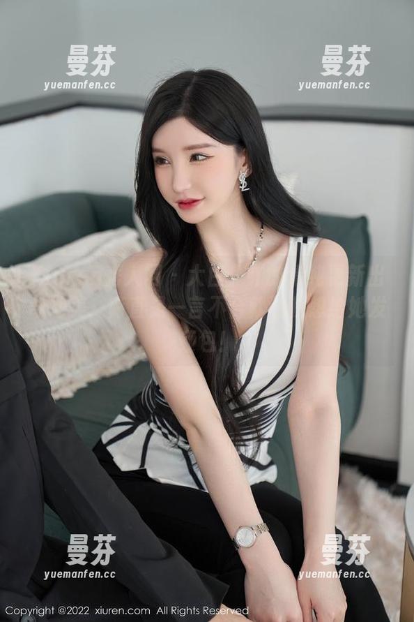 Xiuren秀人网 - 大白兔吖的清纯更新出奇地美，简直是一言不合就让我想给她发红包！