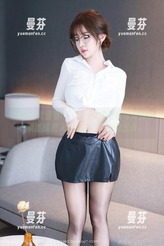 YouMi尤蜜荟 - 玥儿玥er的透明写真图包，果然能把人心里的小恶魔勾出来。