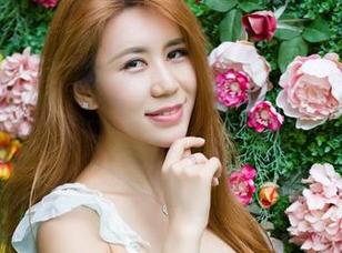 YouWu尤物馆 – 黑色与FoxYini孟狐狸：一场定制的奇幻邂逅