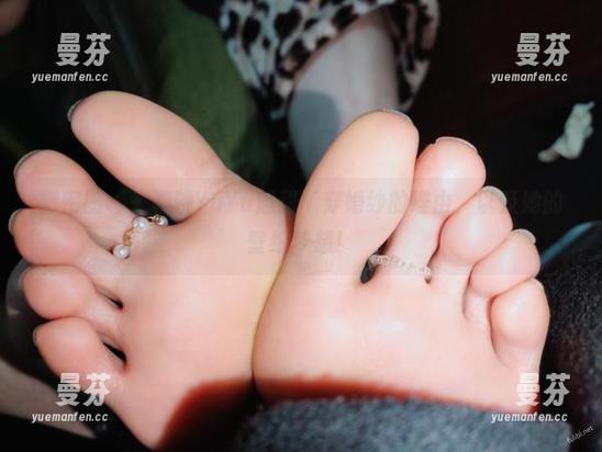 微密圈 - 来聊聊YuYu超甜丫穿婚纱的理由，以及她的壁纸梦想！