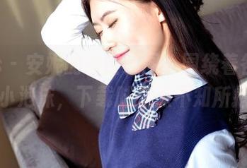 pans – 安妮的浴缸套图，围绕着各式各样的小泡沫，下载时有点不知所措哦。