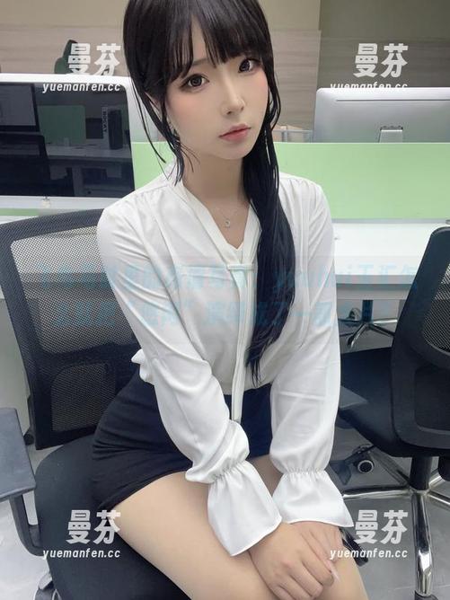 飞鸟马时里的高清写真：yuuhui玉汇怎么就把“悠闲”演绎成了一部大片？