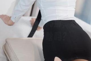 一智智办公室，下载高清，想知道她的桌下藏了啥吗？