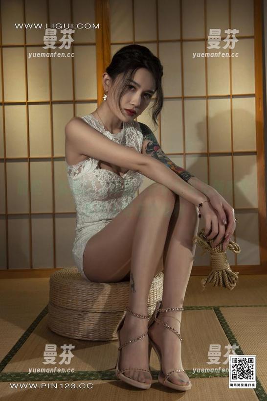 丽柜 - 就是这么明显，伊伊的职场新秀图集令人难忘的福利