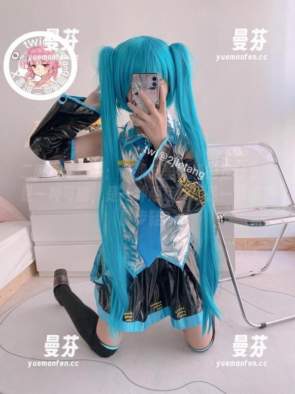 二阶堂宅绘子：高跟鞋里藏着的是什么？是一种可能，是一种期待，还是一双求着散步鞋？