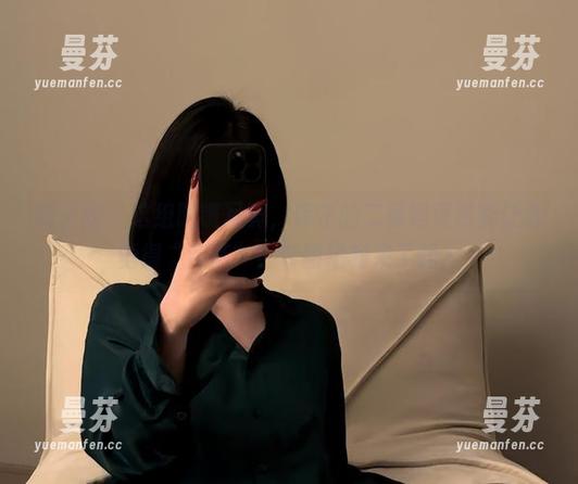 微密圈 - 这组眼镜写真，保守的二舅妈竟然能让你觉得“清晰”！套图福利来了吗？