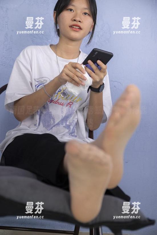 南国足艺 - 静儿的黑丝诱惑图集，看得我手心发热