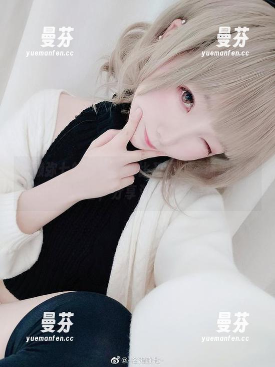 名赖弥七的写真集和比基尼，一场游泳池派对的预告，分享波涛汹涌的欢乐！