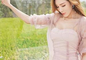 嗲囡囡 – 这一季文芮jeninfer比基尼写真集分享，于是我决定连沙滩都要疯狂一回！