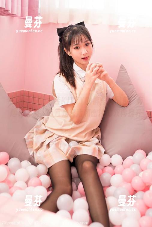 嗲囡囡 - 施忆佳KITTY的裤里丝图包，有趣又升温，简直是智商和幽默的双向提升！