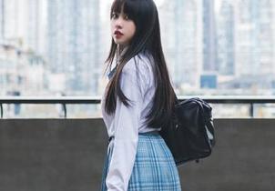嘎潼空姐cos，飞得也太远了，作品里隐藏了多少小心思？