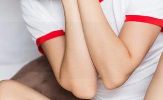 头条女神 – 易阳的皮衣分享——别的博主穿搭的教程，怎么总是那么碰撞？