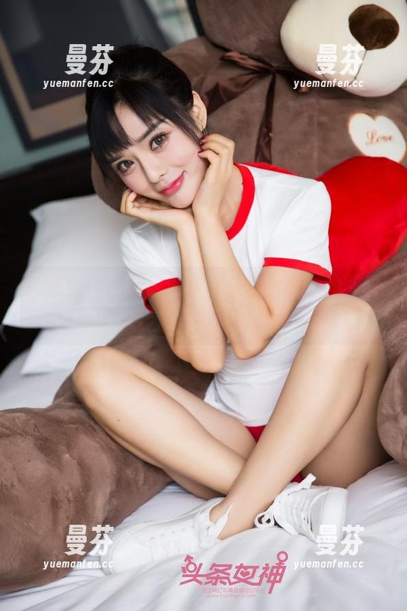 头条女神 - 易阳的皮衣分享——别的博主穿搭的教程，怎么总是那么碰撞？
