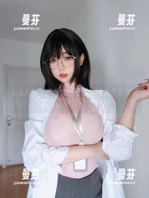 女主K的火红裙角——准备好照片收藏夹，可能要流口水了！
