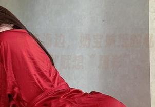 微密圈 – 留连海边，奶宝妹纸的私房照让人心里默默想“精彩”。