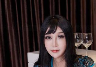 尤物馆 – 当FoxYini孟狐狸遇上运动：分享一段精彩绝伦的“打滚综艺”。