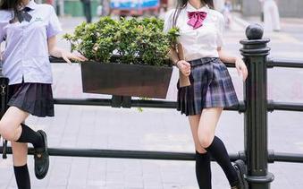 尤蜜荟 – 娜露穿白衬衫，难以抗拒的原图呼唤着我，免费get!