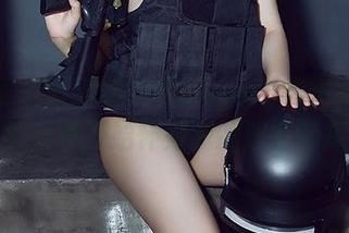 尤蜜荟 – 盯着绯月樱Cherry的小秘书，竟然让我开始怀疑我的职业选择。