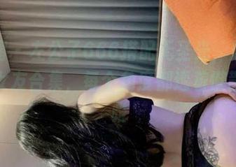 微密圈 – 左公子666搭配无圣光，居家的空乘女友合集，每个角度都透着懒散的优雅