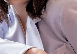 年年Nnian与她“女友”的写真合集：总有惊喜等着你