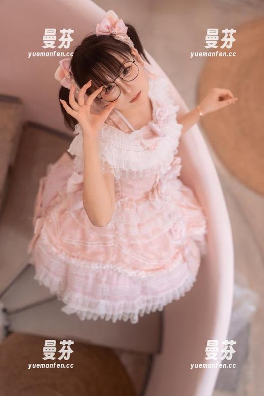 幼水铃衣 精选幼水铃衣泳池,明明只是写真,却有种想沉迷的感觉。