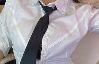 微密圈 – 张思允的黑丝制服，得好好欣赏下，下载也是有必要的嘛