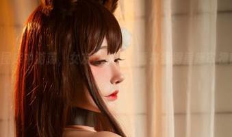在念念_D的图库中游荡，女友这一波，看来我得重新审视自己的审美了…