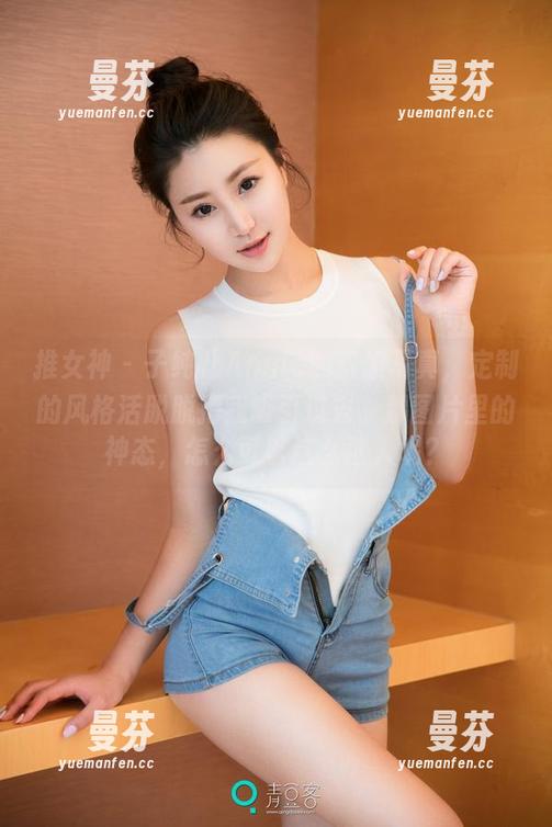 推女神 - 子纯儿Annie的空姐写真，定制的风格活脱脱把我吸引过去。那图片里的神态，怎么可以这么迷人呢？