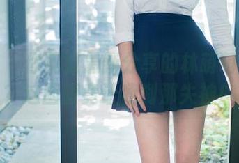 推女郎 – 你见过最新分享的林萌萌裸足吗？这画面竟让我刹那失神！
