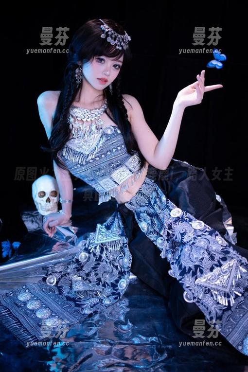 原图火力全开！想问星黛鹿鹿i，路人女主真的是皮衣控？