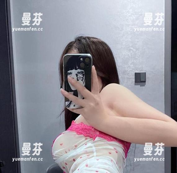 桃沢樱呀 微密圈 - 桃沢樱呀的毛衣美图?这得被精选出来!
