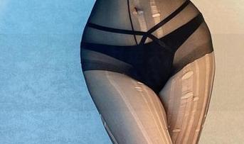 微密圈 – 先说好，只是关注写真，桃沢樱呀的体操服不该这么烧脑。