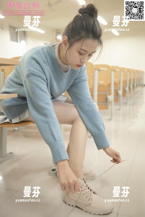 梦丝女神 - 苏柔的裸足写真：看，她的脚有自己的社交资源！