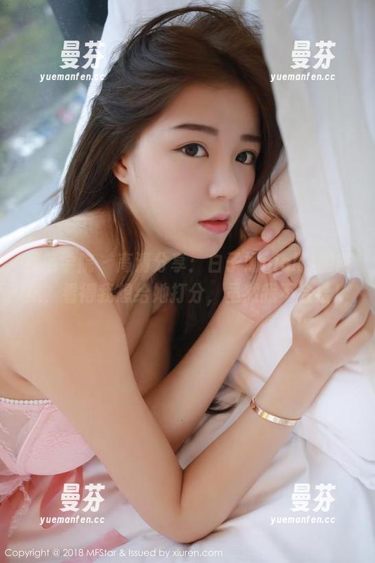模范学院 - 高清分享：白子嫣nicky的网袜，看得我想给她打分，虽然我不会给！