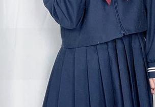 浴室里的高雅全套：洛璃LoLiSAMA与你的视觉“水战”。