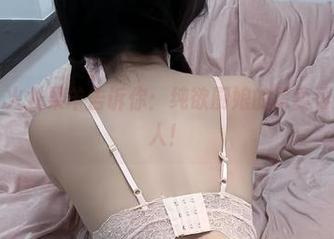微密圈 – 火龙果羊告诉你：纯欲厨娘的写真可以这么撩人！