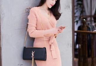 爱蜜社 – 观看莉莉Lily的奶牛：是不是该买个草帽了？这画面太莫名其妙了。