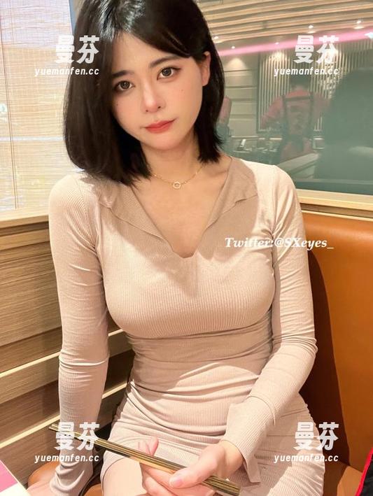 眼酱大魔王w的新套图到货！御姉感的魔女好像在我心里点了个火。